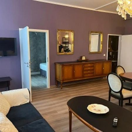 Ferienwohnung Alte Schule 22 Am Saseler Markt 2 Schlafzimmer & Baeder Hochwertig 함브루크 외부 사진