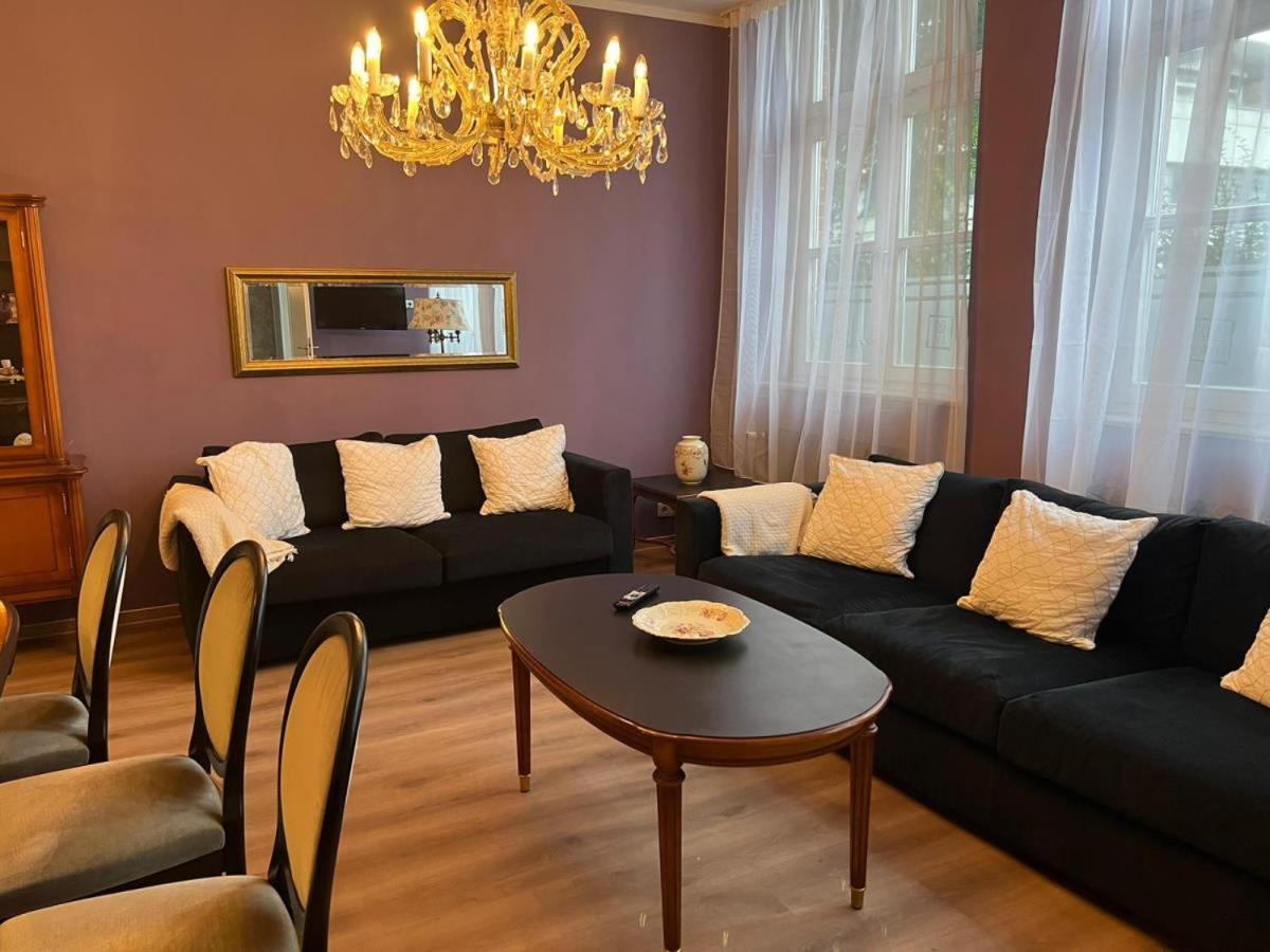 Ferienwohnung Alte Schule 22 Am Saseler Markt 2 Schlafzimmer & Baeder Hochwertig 함브루크 외부 사진